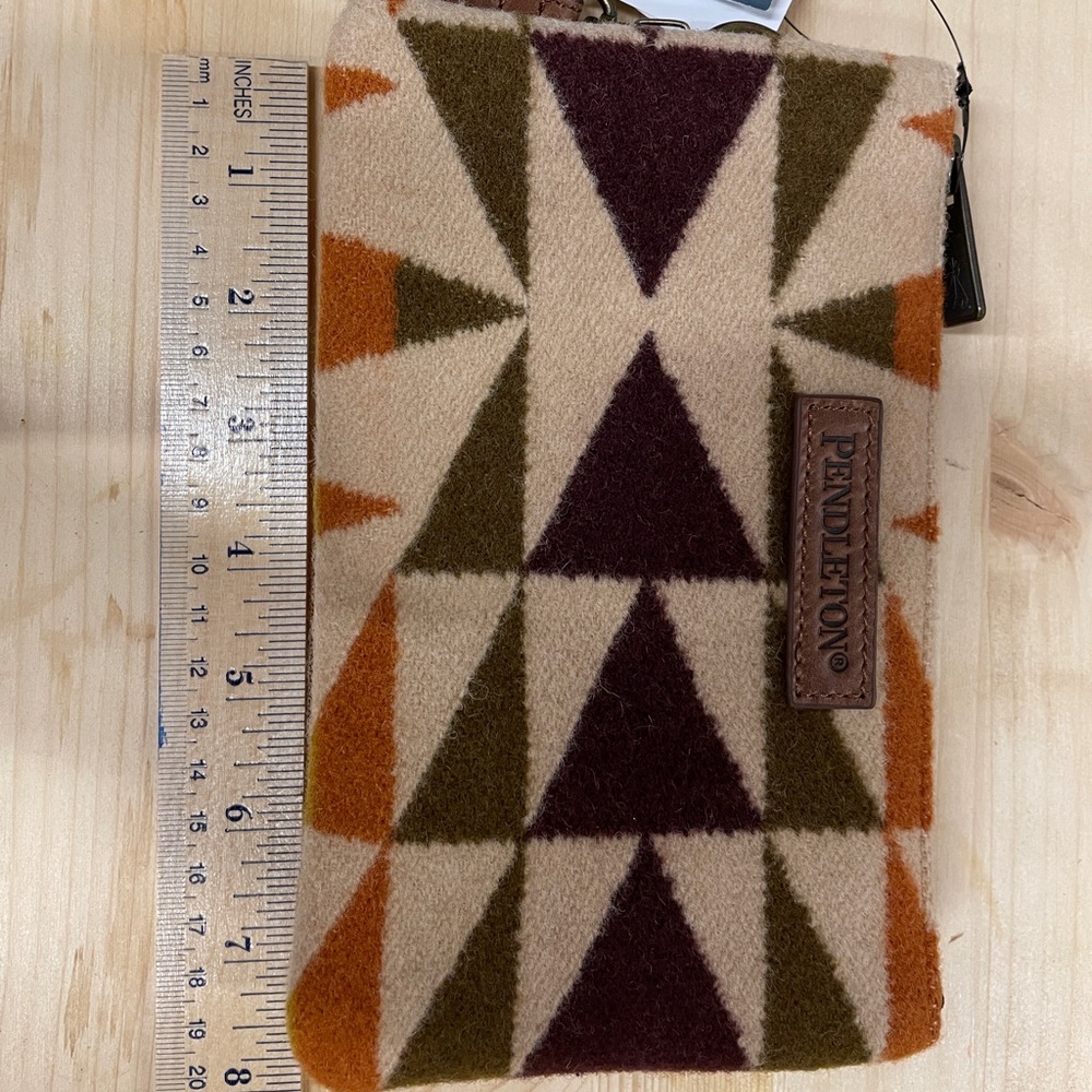 Wristlet wallet